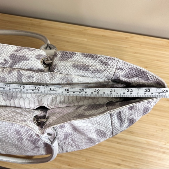 Cavalcanti Elegant White and Gray Women's Leather Tote Bag - Picture 7 of 11